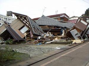 地震時の写真（都提供）