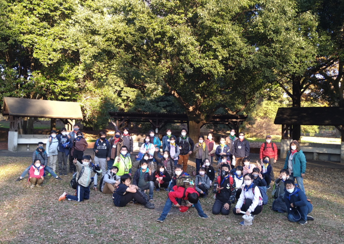 わんぱく学校都立野川公園少年キャンプ場での記念撮影
