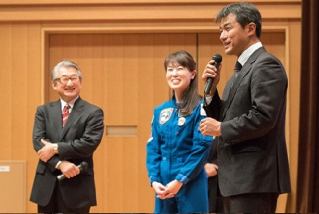 質問へ答える阪本先生の様子の写真